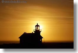 images/California/Mendocino/Lighthouse/Sunset/lighthouse-silhouette-3.jpg