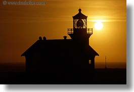 images/California/Mendocino/Lighthouse/Sunset/lighthouse-silhouette-n-sun-1.jpg