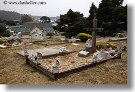 images/California/Mendocino/Misc/graves-1.jpg