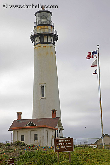 lighthouse-n-sign-02.jpg