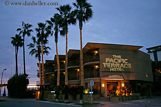 pacific-terrace-hotel-at-dusk-1.jpg