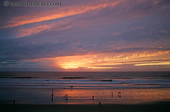 ppl-on-beach-w-ocean-sunset-2.jpg