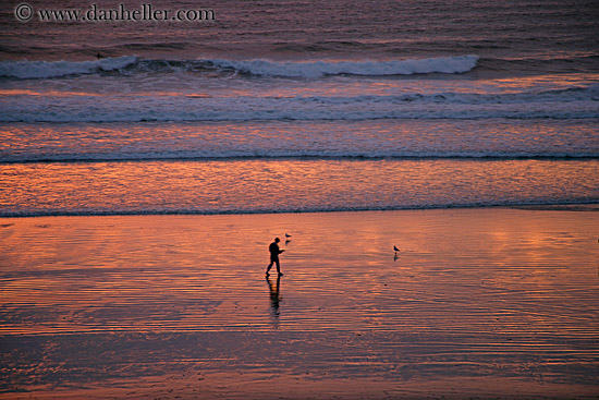 ppl-on-beach-w-ocean-sunset-4.jpg
