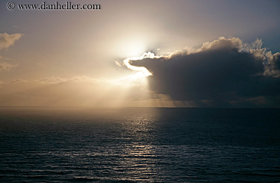 clouds-obscuring-sun-over-ocean-1.jpg