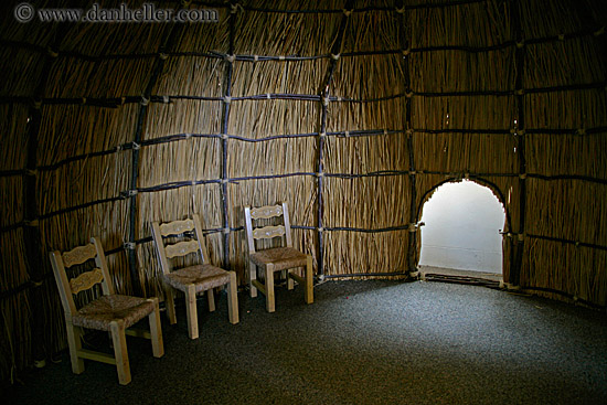 straw-hut-n-chairs.jpg