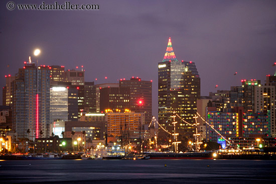 cityscape-at-nite-2.jpg