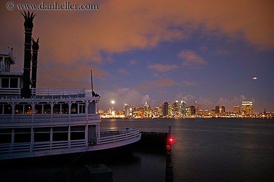 steamboat-n-cityscape-at-nite-5.jpg