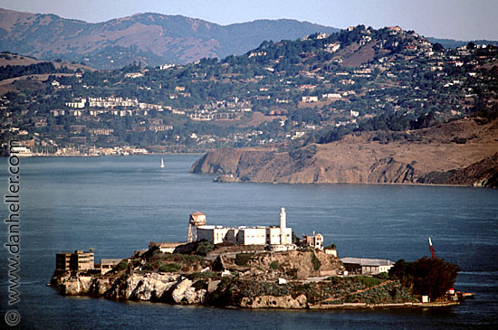 alcatraz-01.jpg