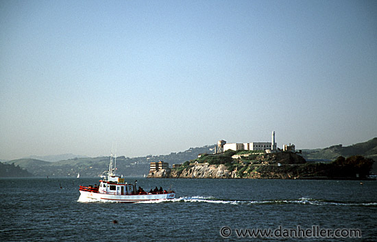 alcatraz-n-tug.jpg