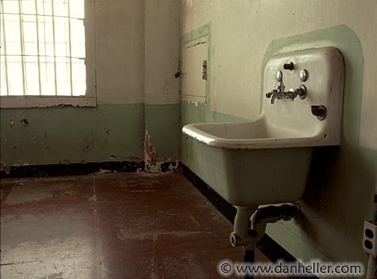 alcatraz-sink.jpg