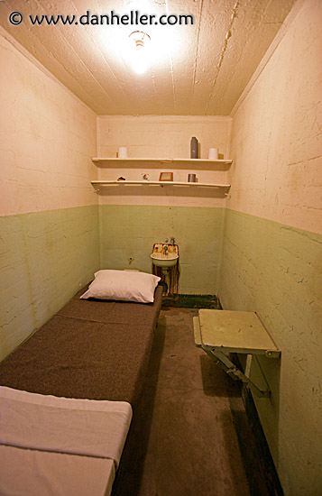 jail-cells-5.jpg