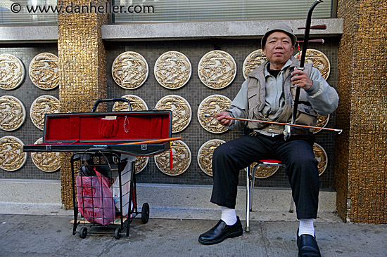 erhu-man.jpg