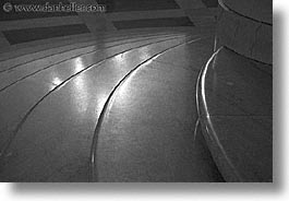 images/California/SanFrancisco/CityHall/city_hall-stairs-bw.jpg