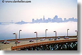images/California/SanFrancisco/GoldenGate/Lamps/foggy-lampposts-5.jpg