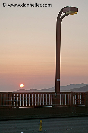 ggb-lampposts-1.jpg