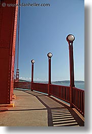 images/California/SanFrancisco/GoldenGate/Lamps/ggb-lamps-day.jpg