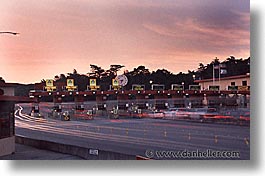 images/California/SanFrancisco/GoldenGate/Traffic/ggb-toll-dusk.jpg