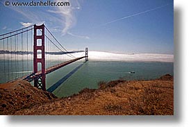 images/California/SanFrancisco/GoldenGate/ggb-half-fog-3.jpg