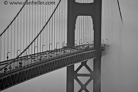 ggb-half-fog-7-bw.jpg