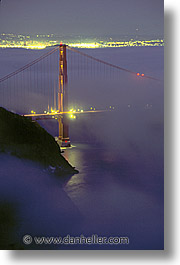 images/California/SanFrancisco/GoldenGate/ggb-night-fog-03.jpg