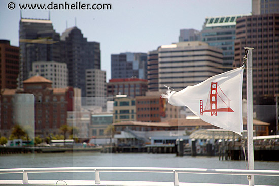 golden-gate-ferry-flag.jpg