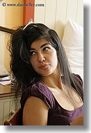 images/California/SanFrancisco/HughesConnorWedding/GirlsPrep/girls-prep-15.jpg