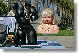 images/California/SanFrancisco/Misc/blond-wig-n-black-torso-2.jpg