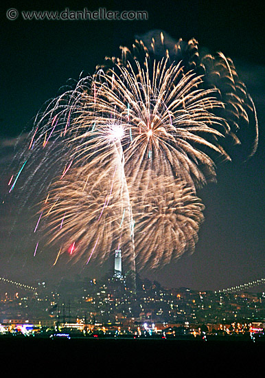 coit-tower-fireworks-3.jpg
