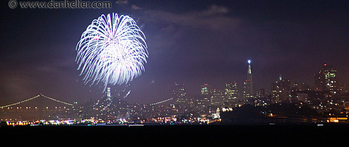 sf-downtown-fireworks-pano-2.jpg