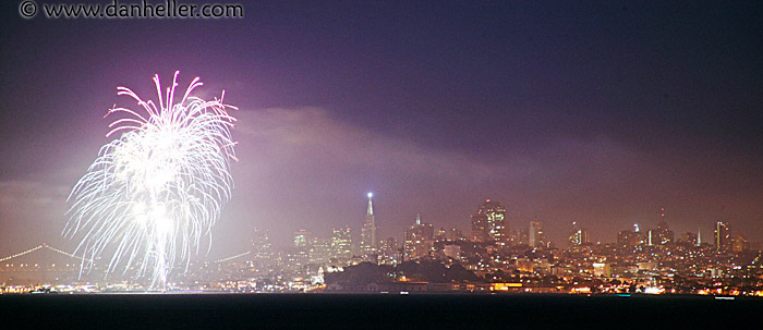 sf-downtown-fireworks-pano-3.jpg
