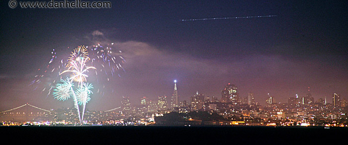 sf-downtown-fireworks-pano-4.jpg