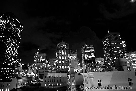 city-night-bw-01.jpg