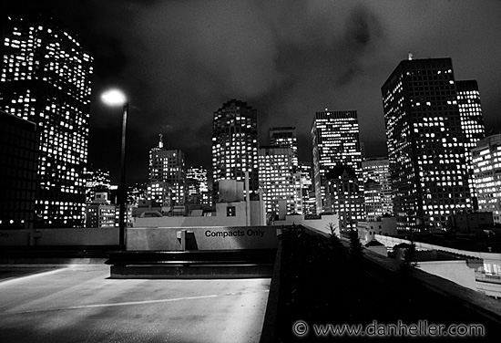city-night-bw-03.jpg
