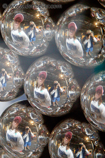 xmas-balls-4.jpg