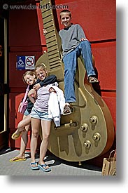 images/California/SanFrancisco/People/IndyKids/kids-n-guitar-6.jpg