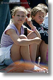 images/California/SanFrancisco/People/IndyKids/kids-on-curb-2.jpg