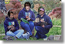 images/California/SanFrancisco/Zoo/People/kids-n-animals.jpg