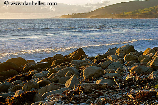 rocky-beach-at-sunset-2.jpg