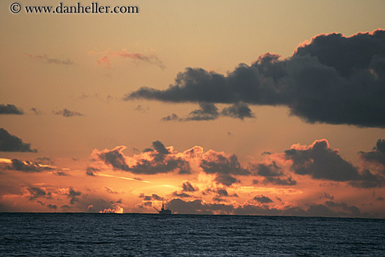 ocean-oil-rig-sunset.jpg