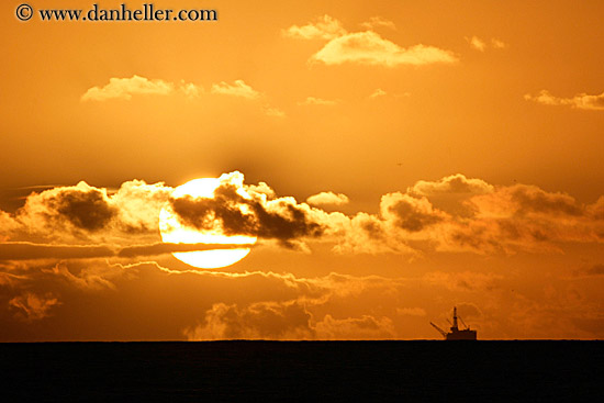 oil_rig-clouds-n-sunset-2.jpg