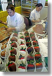 boardwalk, california, chocolate, cooks, foods, people, santa cruz, strawberries, vertical, west coast, western usa, womens, photograph