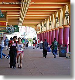 images/California/SantaCruz/Boardwalk/happy-couple.jpg