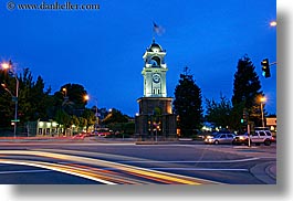 images/California/SantaCruz/GardenMall/clock_tower-n-car-light-streaks-2.jpg