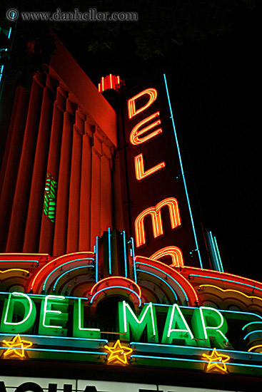 del_mar-theater-neon-lights-4.jpg