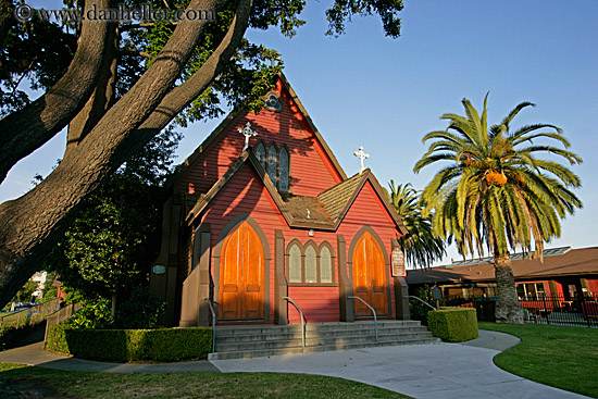 red-church-n-trees-2.jpg