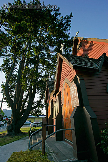 red-church-n-trees-4.jpg