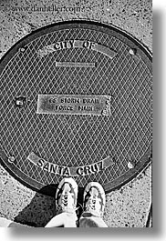 images/California/SantaCruz/Misc/santa_cruz-manhole-bw.jpg