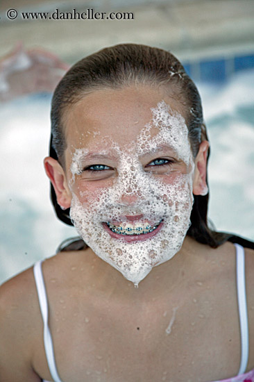 allie-in-hottub-3.jpg