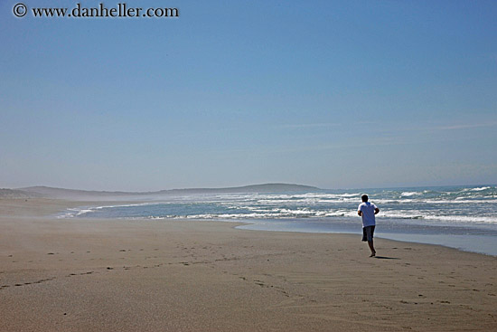 man-running-on-wide-beach-2.jpg