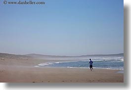 images/California/Sonoma/BodegaBay/Coast/man-running-on-wide-beach-3.jpg